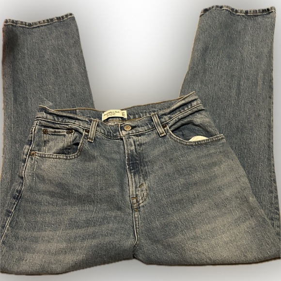 Abercrombie & Fitch The 90s Straight Ultra High Rise Jeans - Picture 3 of 8
